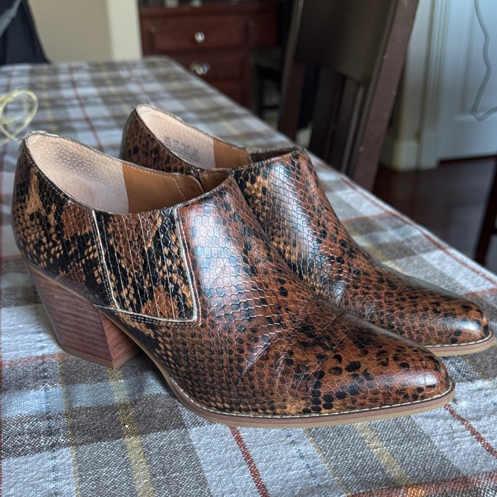 Brown SARTO Snake Print Women's Ankle Boots, EUR 39/US 9
